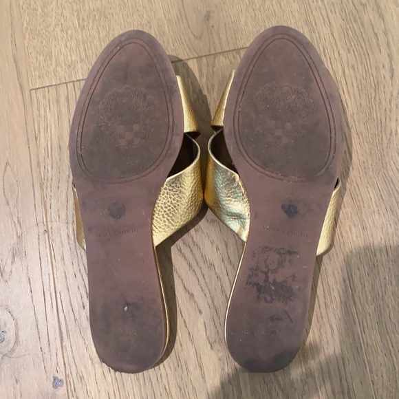 Vince Camuto Gold Strap Criss-Cross Flat Slide Sandals,  size 6.5 - Picture 3 of 3